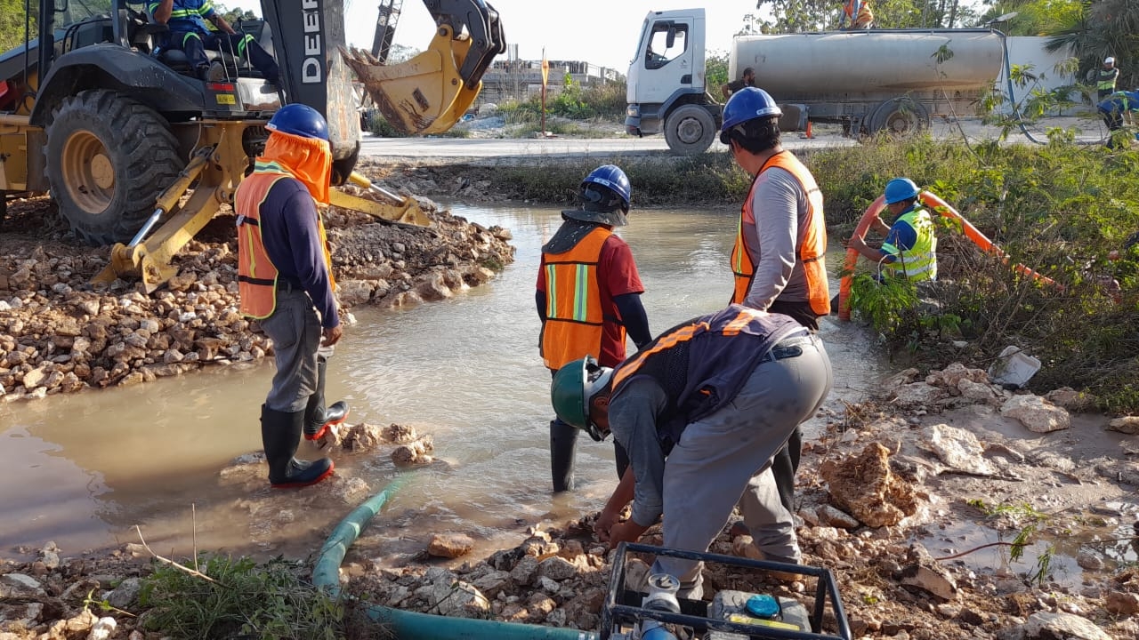 Los empleados del Tren Maya intentaron resolver la fuga; sin embargo, no se logró reparar