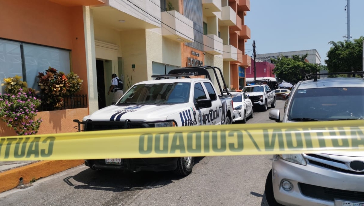 El hijo de la mujer la encontró la encontró en crisis nerviosa y llorando El hijo de la mujer la encontró la encontró en crisis nerviosa y llorando