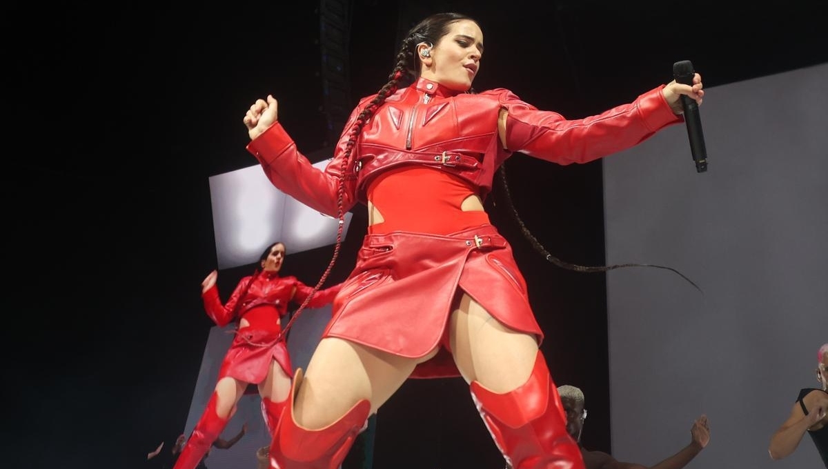 El traje de Rosalía,"Motomami" será subastado por más de 36 mil pesos