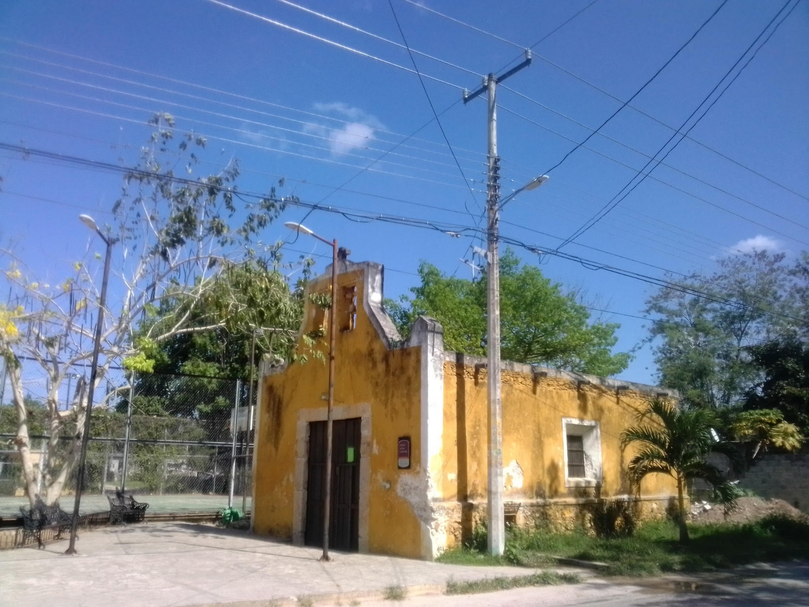 Vecinos del barrio Pomolché piden a las autoridades y al INAH hacer algo para rescatar el inmueble Vecinos del barrio Pomolché piden a las autoridades y al INAH hacer algo para rescatar el inmueble