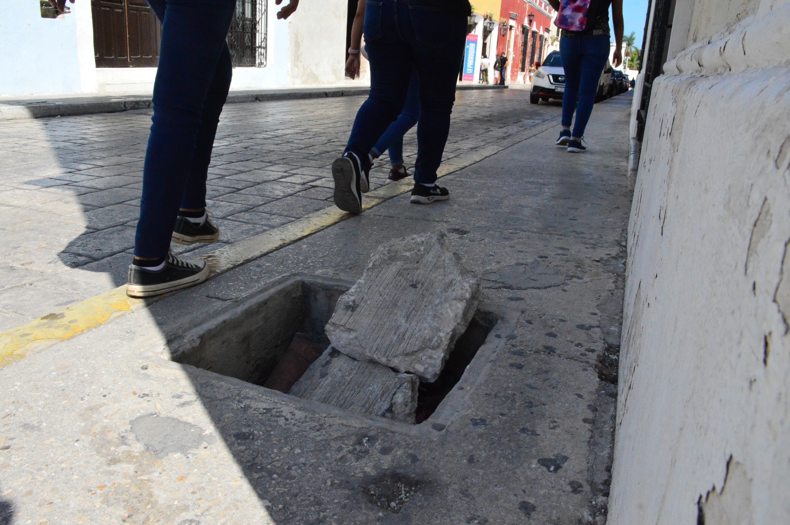 Protección Civil dijo que han intentado poner conos, pero se los roban
