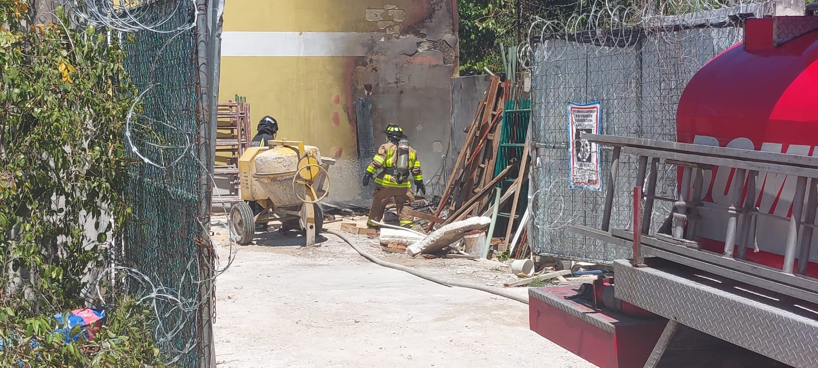 El incendio fue controlado por el Cuerpo de Bomberos El incendio fue controlado por el Cuerpo de Bomberos