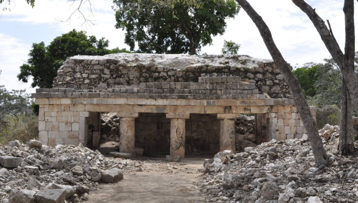 La isla, hecha de sascab, funcionó como un santuario funerario para la élite maya, con más de 20,000 tumbas estimadas. La isla, hecha de sascab, funcionó como un santuario funerario para la élite maya, con más de 20,000 tumbas estimadas.
