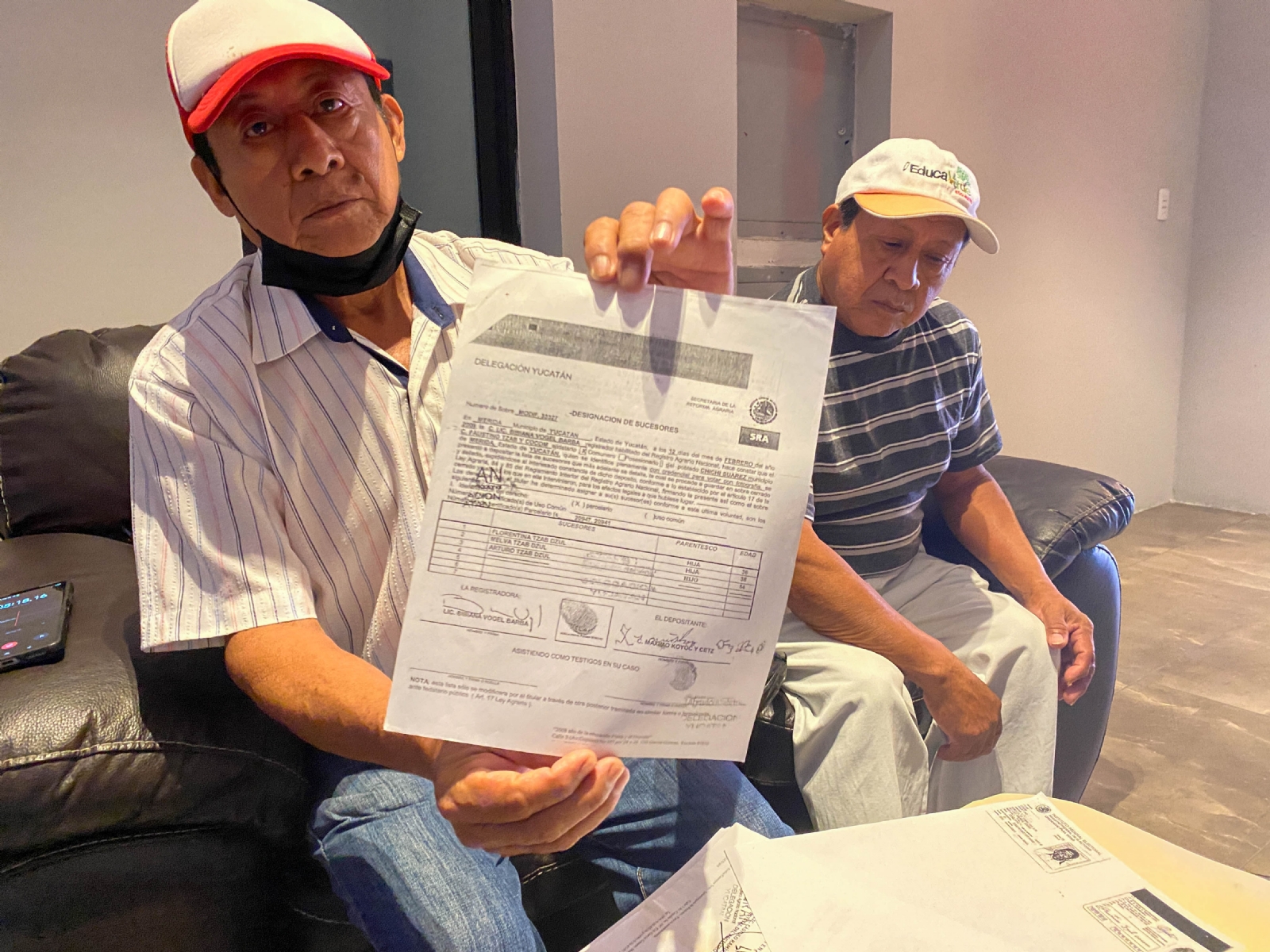 Rogerio Fidelio Tzab Dzul, hermano de la acusada, comentó que con el pretexto de cuidar a su madre enferma, Florentina se metió a la casa “a hacer de las suyas” Rogerio Fidelio Tzab Dzul, hermano de la acusada, comentó que con el pretexto de cuidar a su madre enferma, Florentina se metió a la casa “a hacer de las suyas”