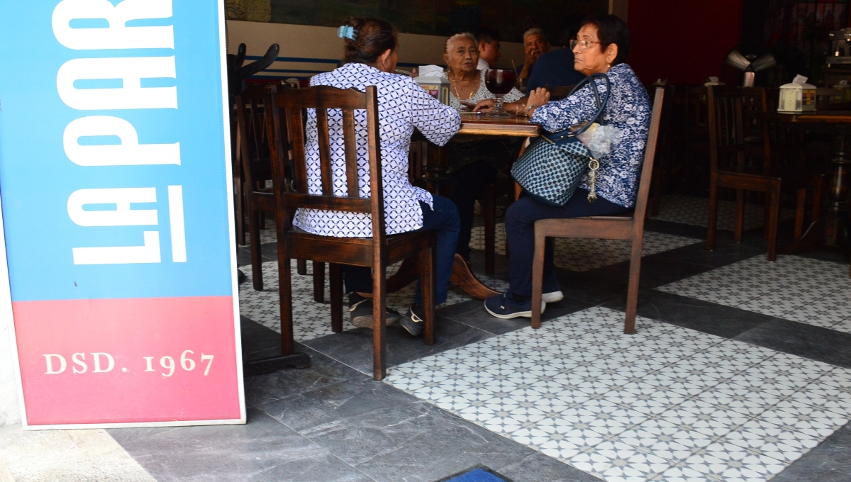 En los restaurantes se ofrecen promociones por ser Día de la Madre