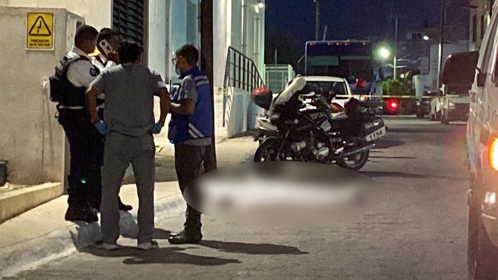 El cuerpo del hombre quedó tendido en la vía pública