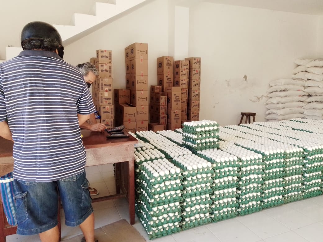 El panal se comercializa en 90 pesos, 10 más que ayer El panal se comercializa en 90 pesos, 10 más que ayer