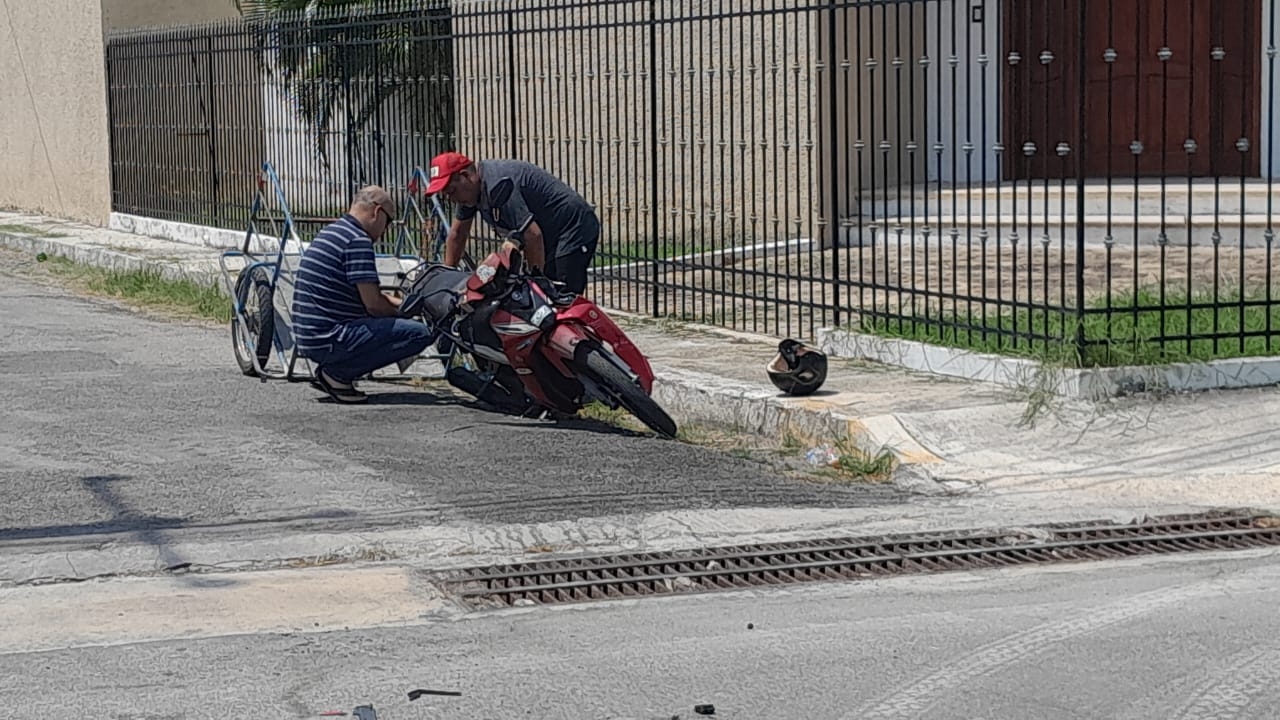 El motociclista presentó golpes y heridas en el cuerpo El motociclista presentó golpes y heridas en el cuerpo