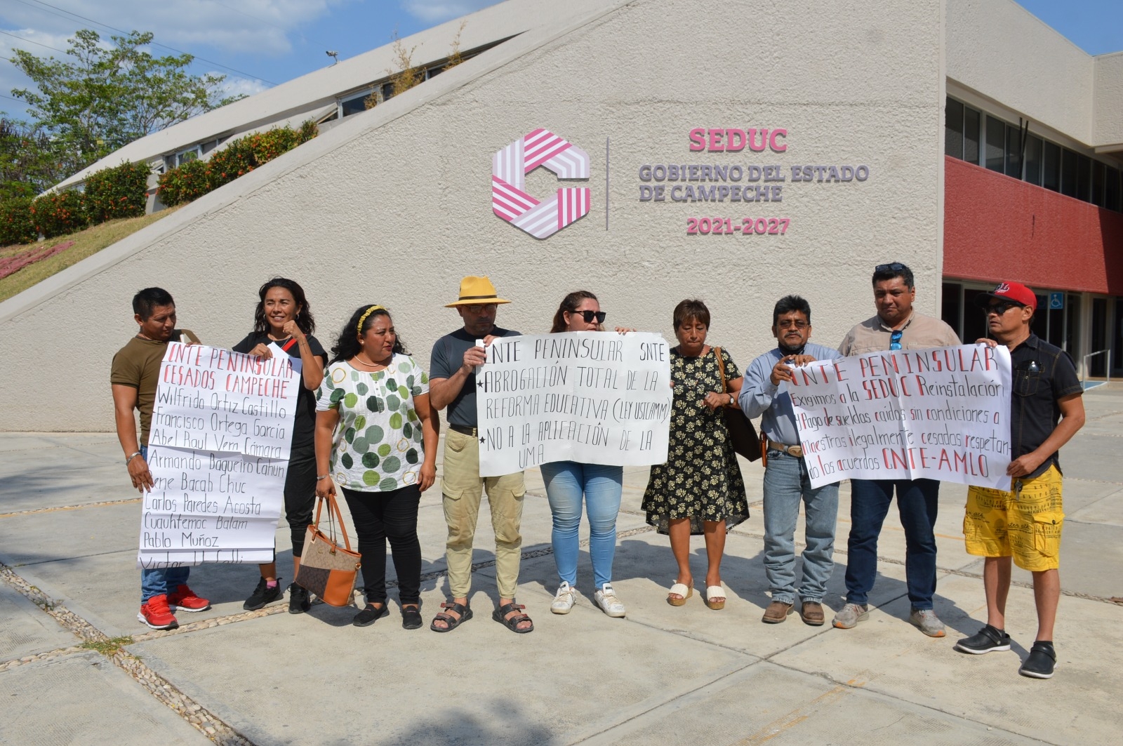 Convocaron a una manifestación, pero llegaron solo 10 maestros