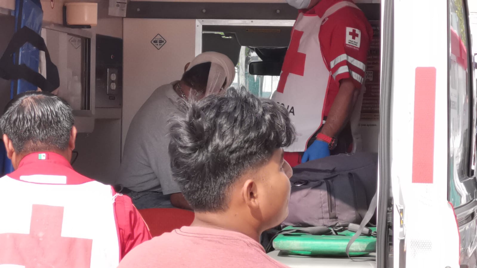El hombre fue atendido por paramédicos tras la caída