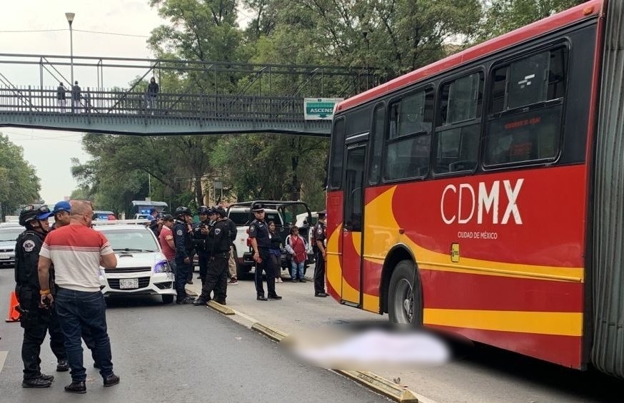 La mujer de unos 40 años murió de manera instantánea