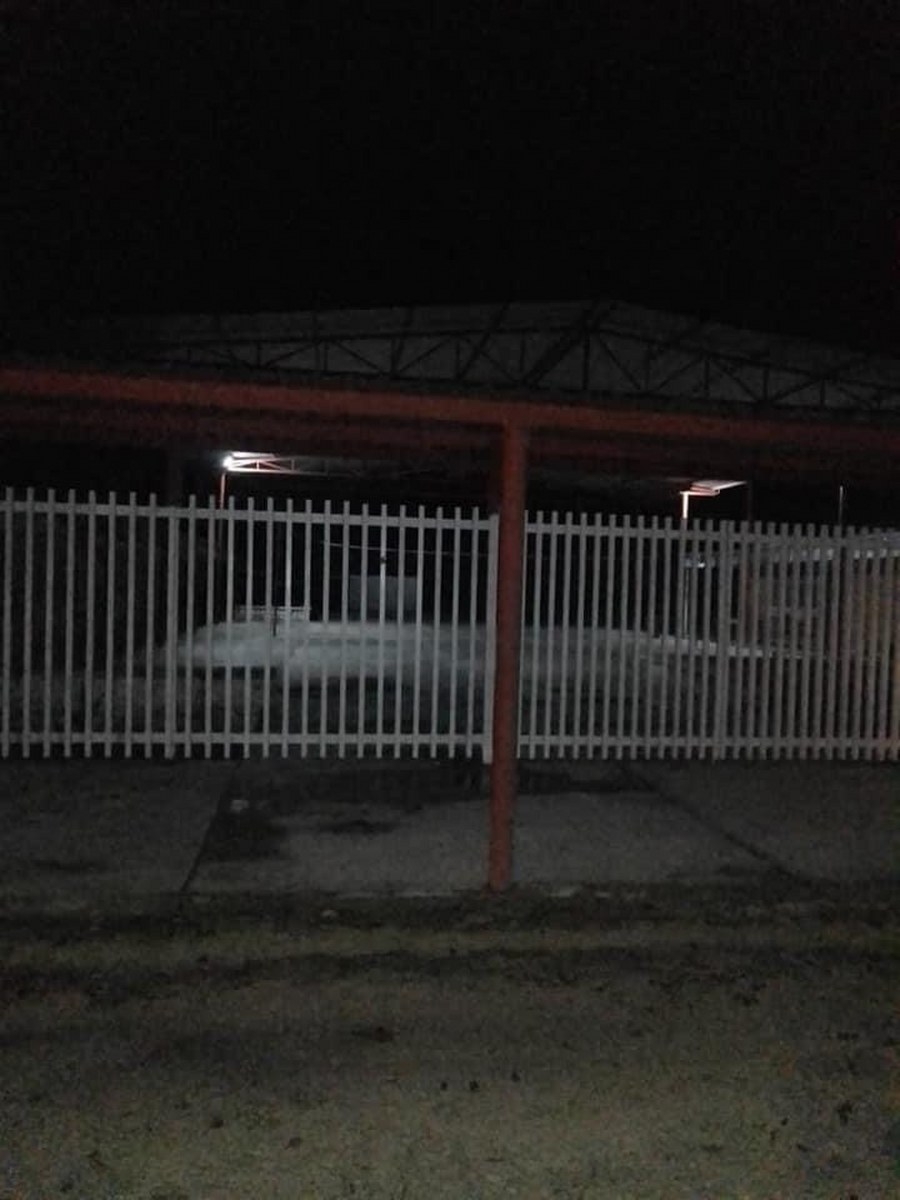 Vecinos amenazan con bloqueo carretero en Bacalar por fallas en el servicio de la CFE