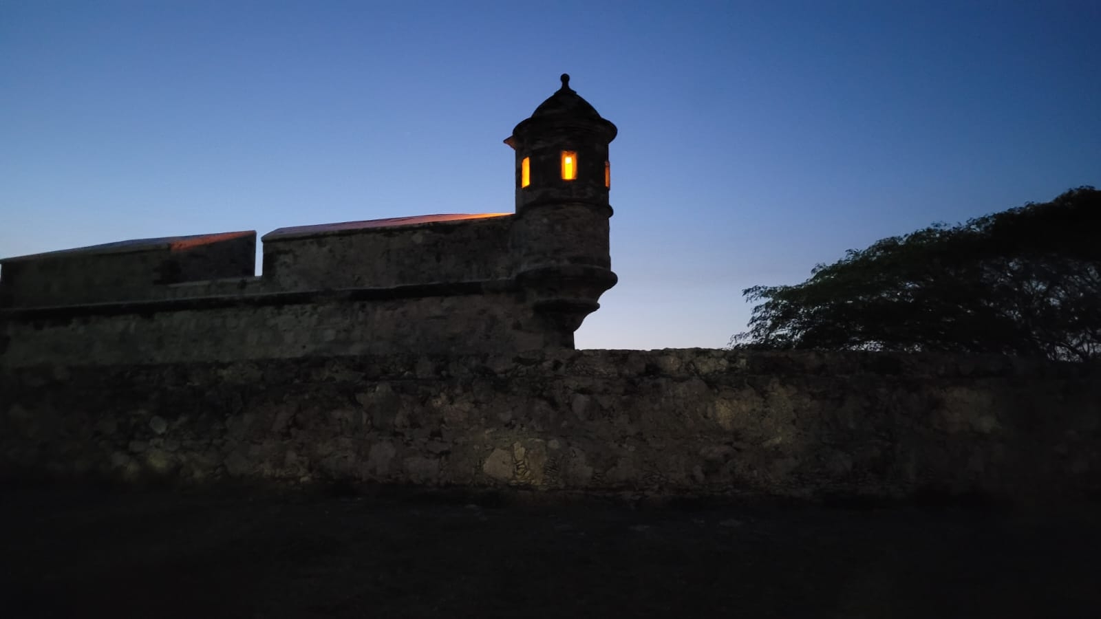 La calle 59, murallas y los fuertes de San Miguel y San José destacan como rutas turísticas.