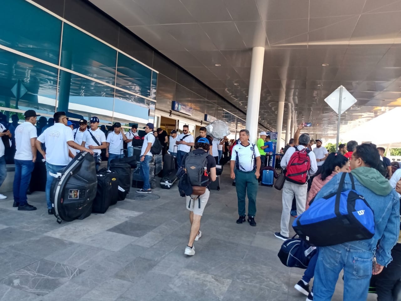 Los vuelos de la CDMX llegaron llenos Los vuelos de la CDMX llegaron llenos