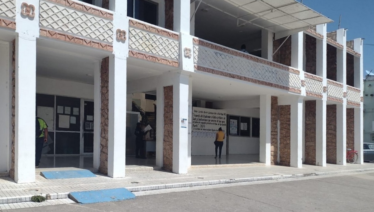 Los trabajadores fueron retirados para poder fumigar el lugar Los trabajadores fueron retirados para poder fumigar el lugar