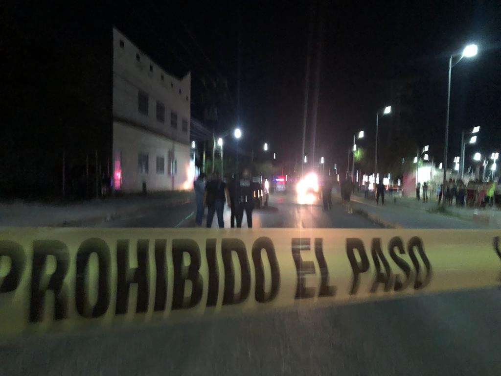 Las autoridades al ser alertadas llegaron junto con paramédicos de ambulancias privadas,