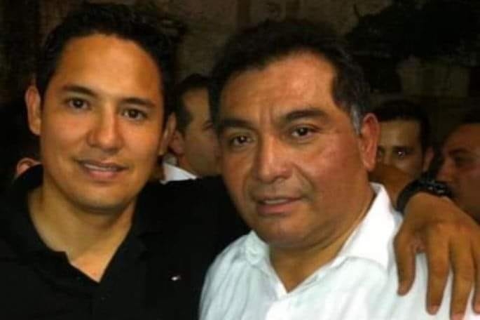 Director del Conalep Mérida 1 y excandidato del PAN en Tecoh, fue detenido luego de ser denunciado por incumplir por pago de pensión alimenticia de sus hijos Director del Conalep Mérida 1 y excandidato del PAN en Tecoh, fue detenido luego de ser denunciado por incumplir por pago de pensión alimenticia de sus hijos