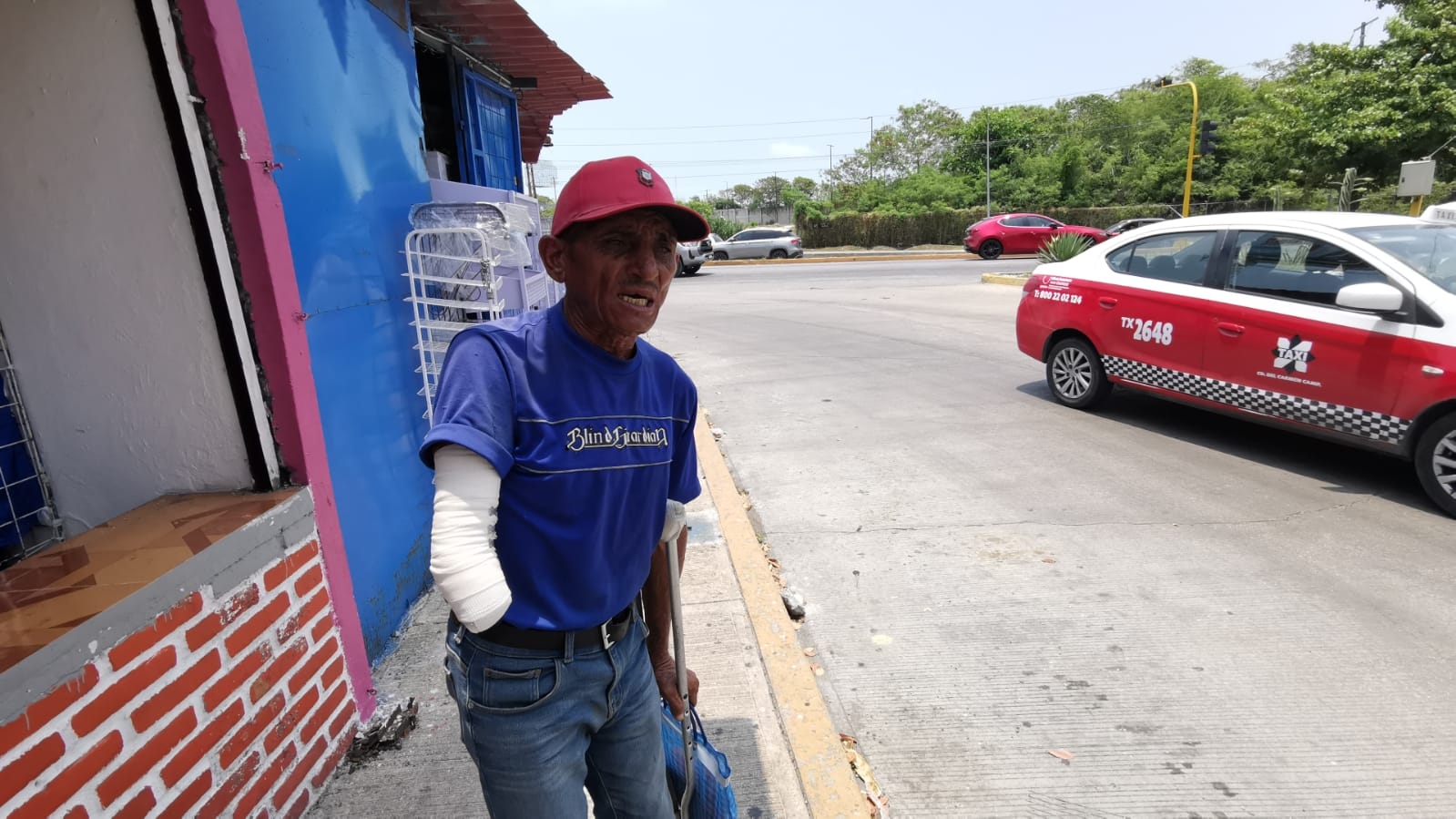 'El Mocho' indicó que los policías intentan retirarlo de la calle para pedir dinero 'El Mocho' indicó que los policías intentan retirarlo de la calle para pedir dinero