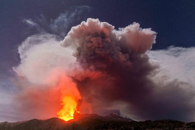 En 2021 también hizo erupción el monte Etna