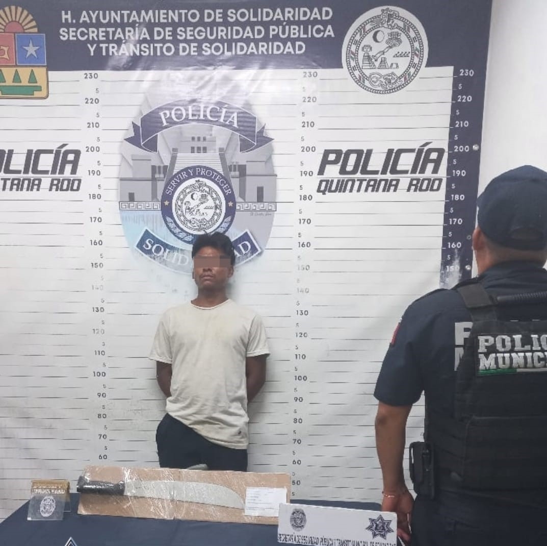 La víctima al intentar defenderse metió la mano y recibió un machetazo que lo hizo sangrar