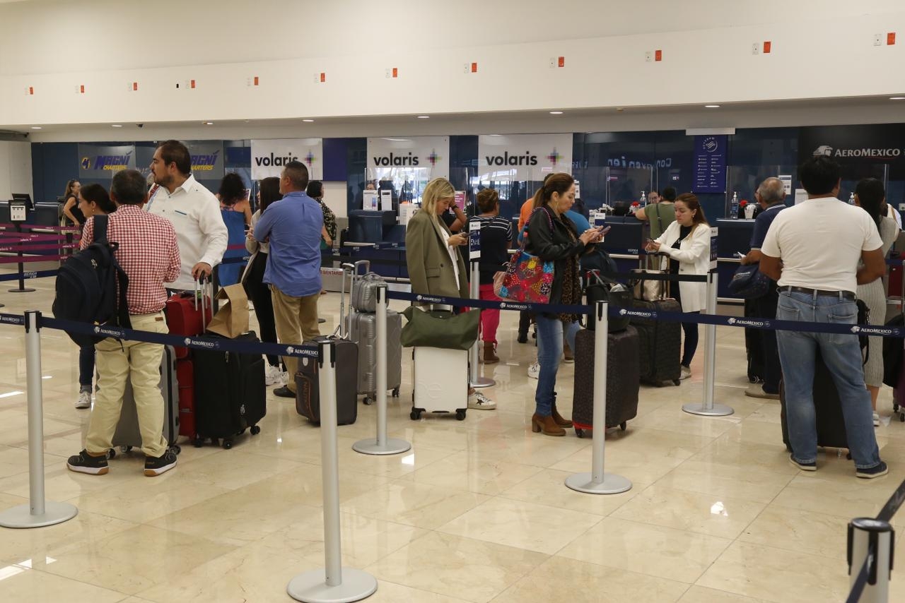 La alerta volcánica del Popocatépetl continúa causando vuelos retrasados en el aeropuerto de Mérida
