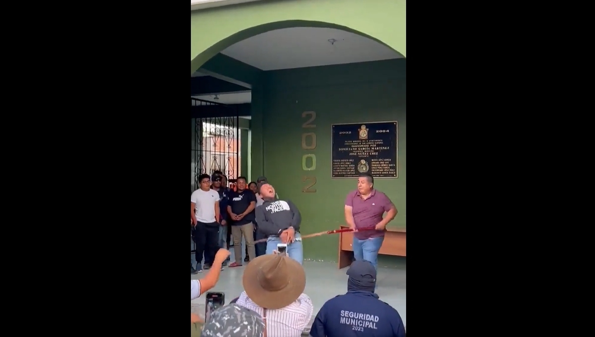 Castigan a latigazos a presunto extorsionador en Oaxaca