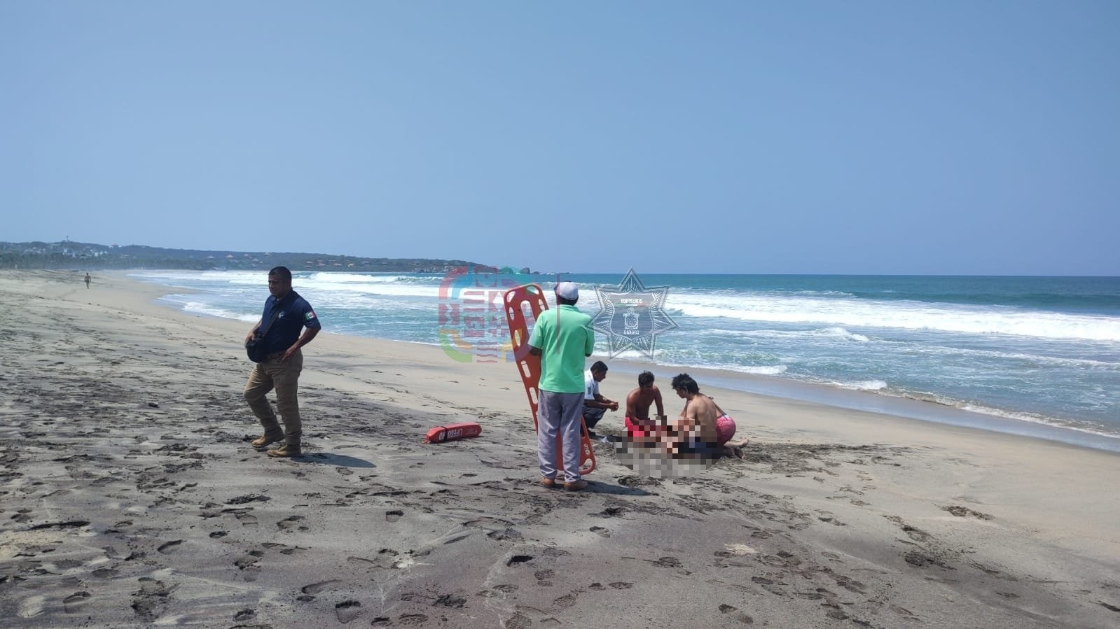 La mujer de 33 años entró a nadar junto a su pareja