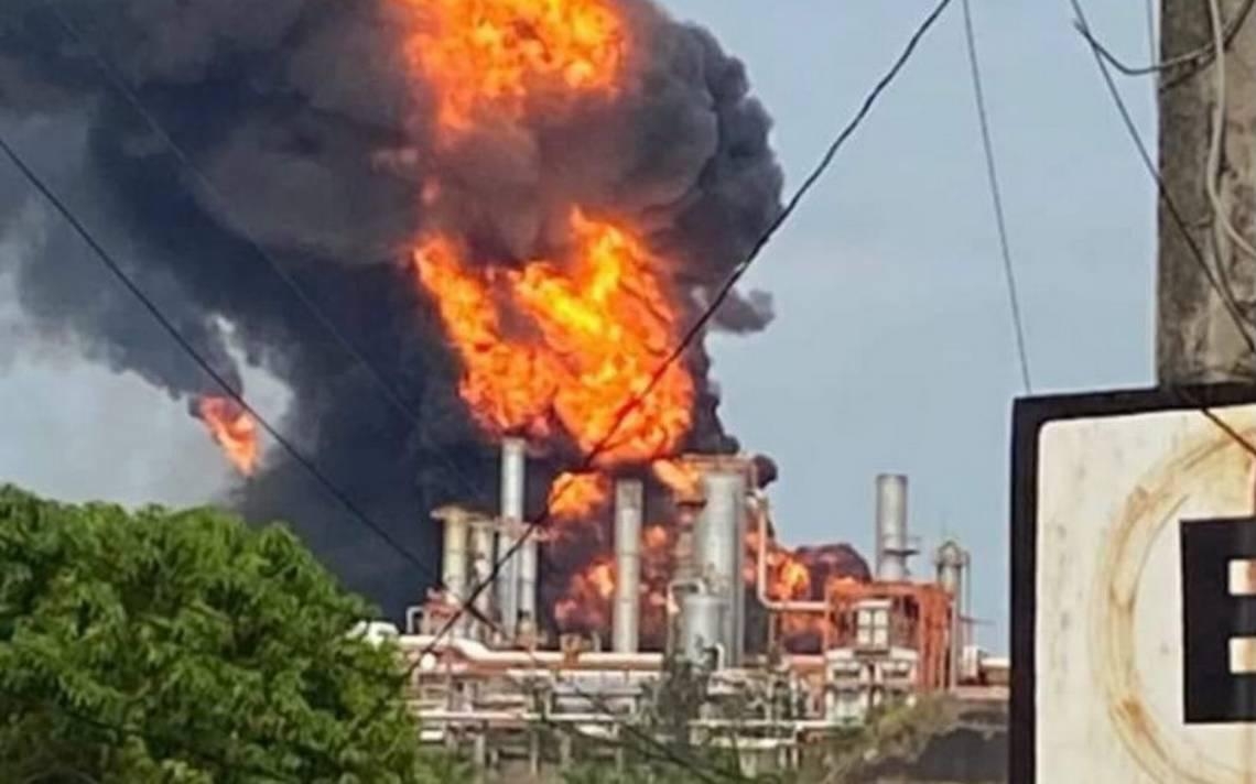 Incendio en refinería de Pemex en Minatitlán