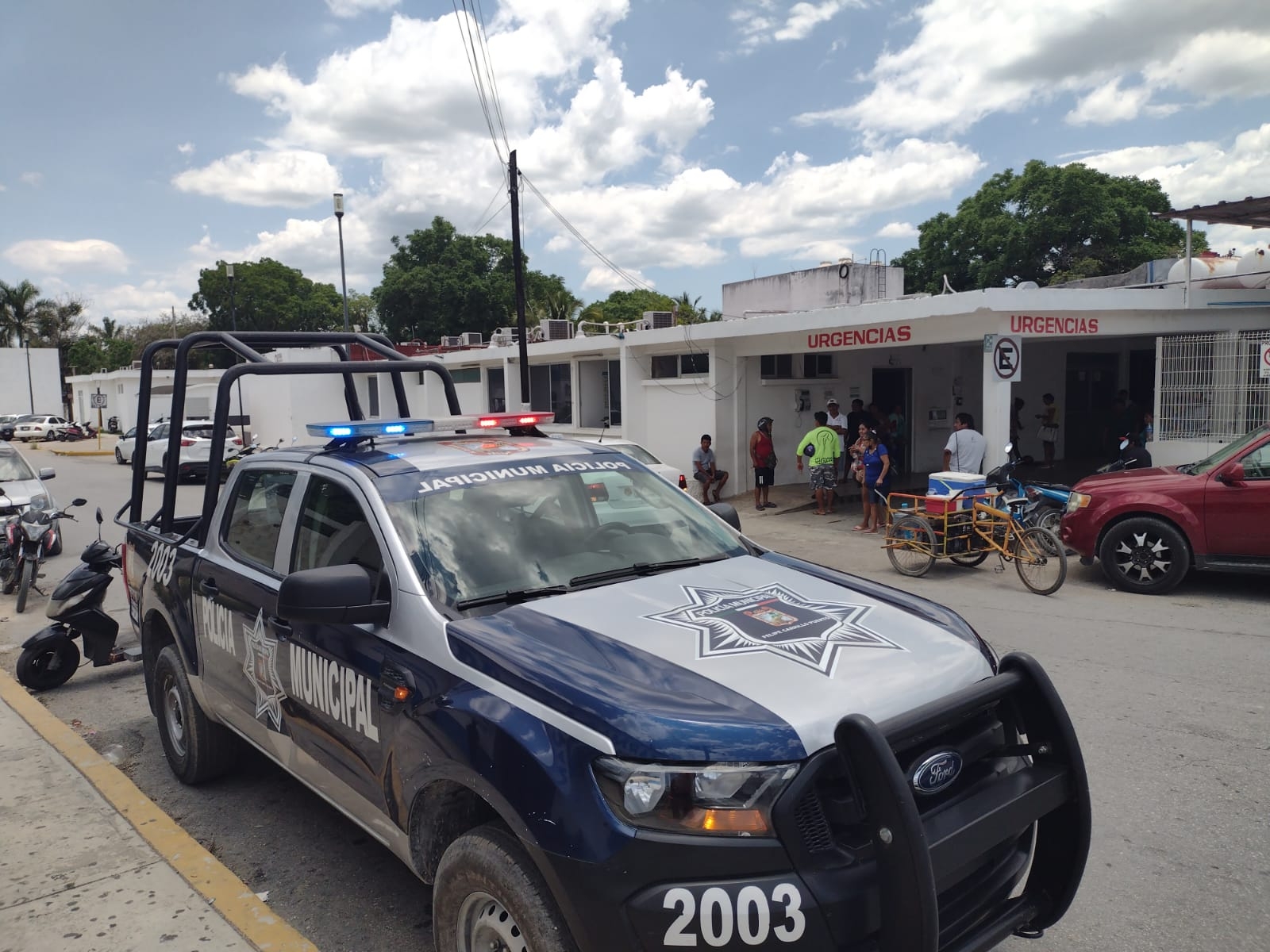 ¡Zafarrancho en Felipe Carrillo Puerto! Pobladores se enfrentan con armas y piedras