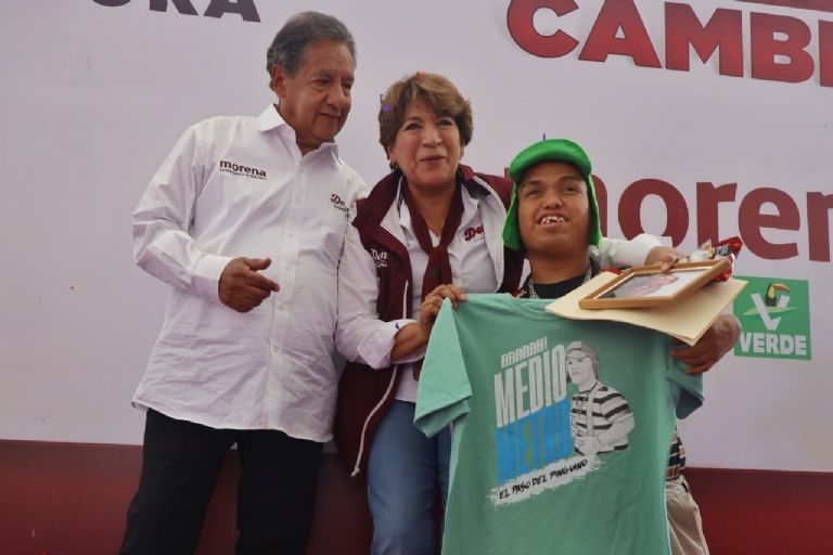 Medio Metro estuvo en un evento en el municipio de Chiconcuac