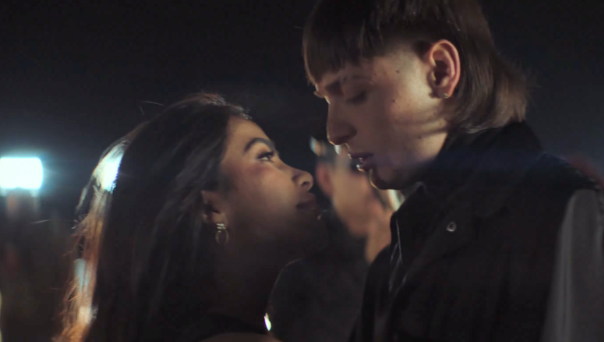 Unas de las escenas donde protagonizan un efusivo beso. Foto: Especial