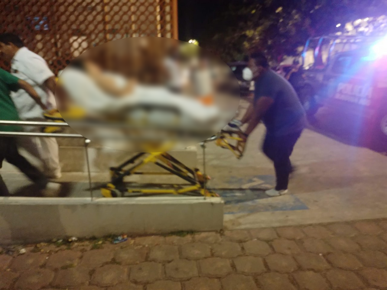 Permanece bajo custodia policial Permanece bajo custodia policial