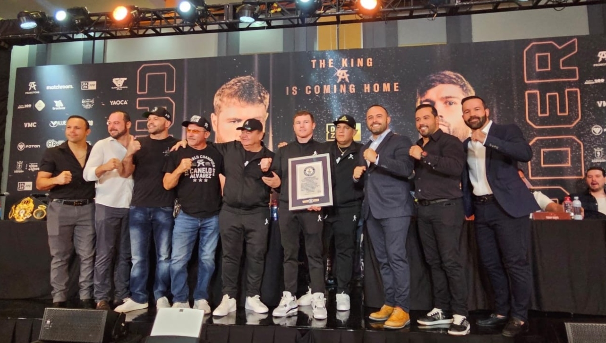 Canelo Álvarez recibe Récord Guinness junto a sus hermanos