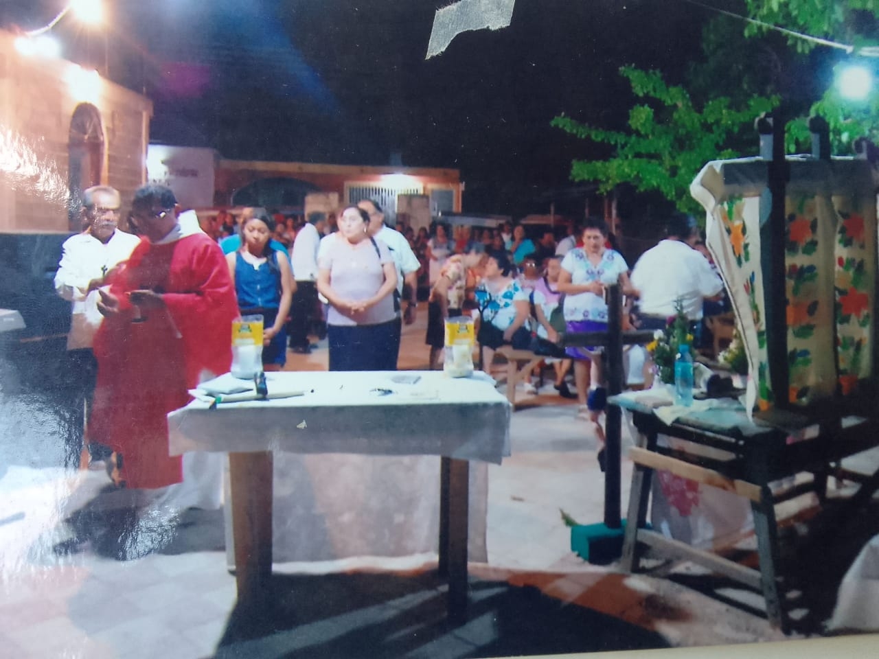 Decenas de feligreses recordaron a la Santa Cruz este miércoles 3 de mayo Decenas de feligreses recordaron a la Santa Cruz este miércoles 3 de mayo