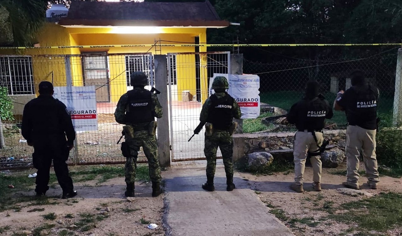 Decomisan drogas, armas, dinero y arrestan a un hombre en Carrillo Puerto