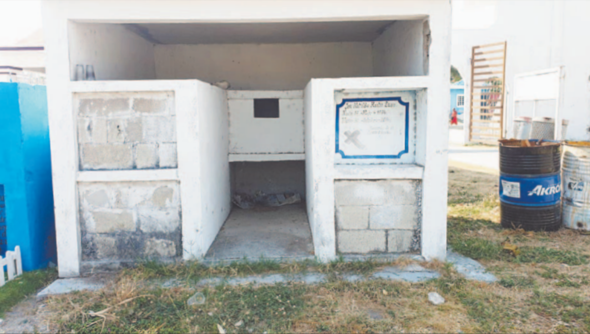 Diversas tumbas han sido vandalizadas y luego llegan personas sin hogar para pasar la noche. Diversas tumbas han sido vandalizadas y luego llegan personas sin hogar para pasar la noche.