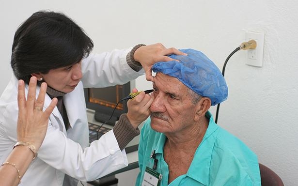Especialista sugiere a jóvenes y adolescentes que eviten dar en préstamo objetos de uso personal para no propagar contagios