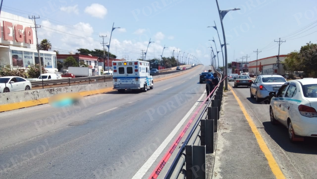 El camión de la empresa Encore le pegó de frente y lo mandó volar algunos metros El camión de la empresa Encore le pegó de frente y lo mandó volar algunos metros