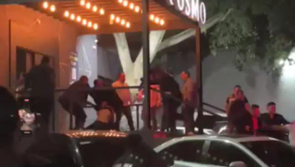Guardias de seguridad de un bar golpean a jóvenes en Cuernavaca Guardias de seguridad de un bar golpean a jóvenes en Cuernavaca