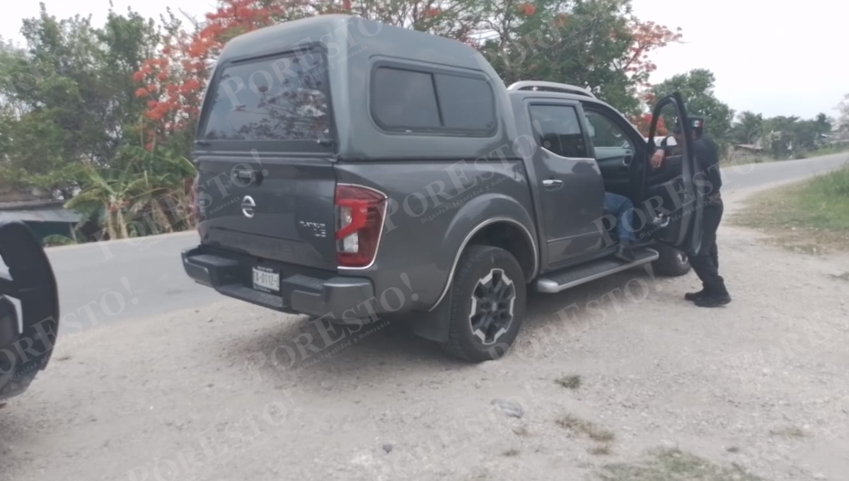La camioneta y el hombre fueron trasladados a la FGE La camioneta y el hombre fueron trasladados a la FGE
