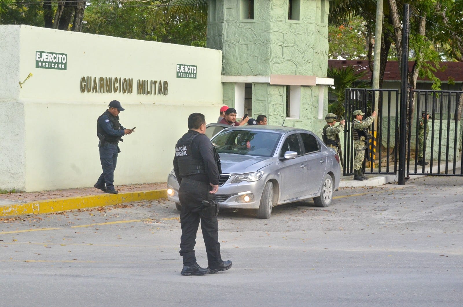 La zona fue asegurada por policías tras el ataque