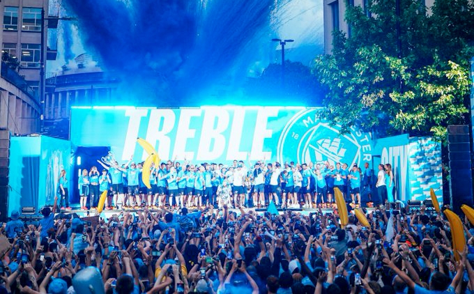 Manchester se baña de gloria y se pinta de azul con los festejos del City tras ganar la Champions League