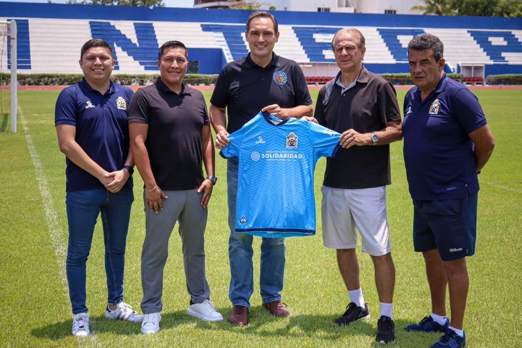 Bracamontes Zenizo firmó el nuevo contrato junto con Amador Gutiérrez