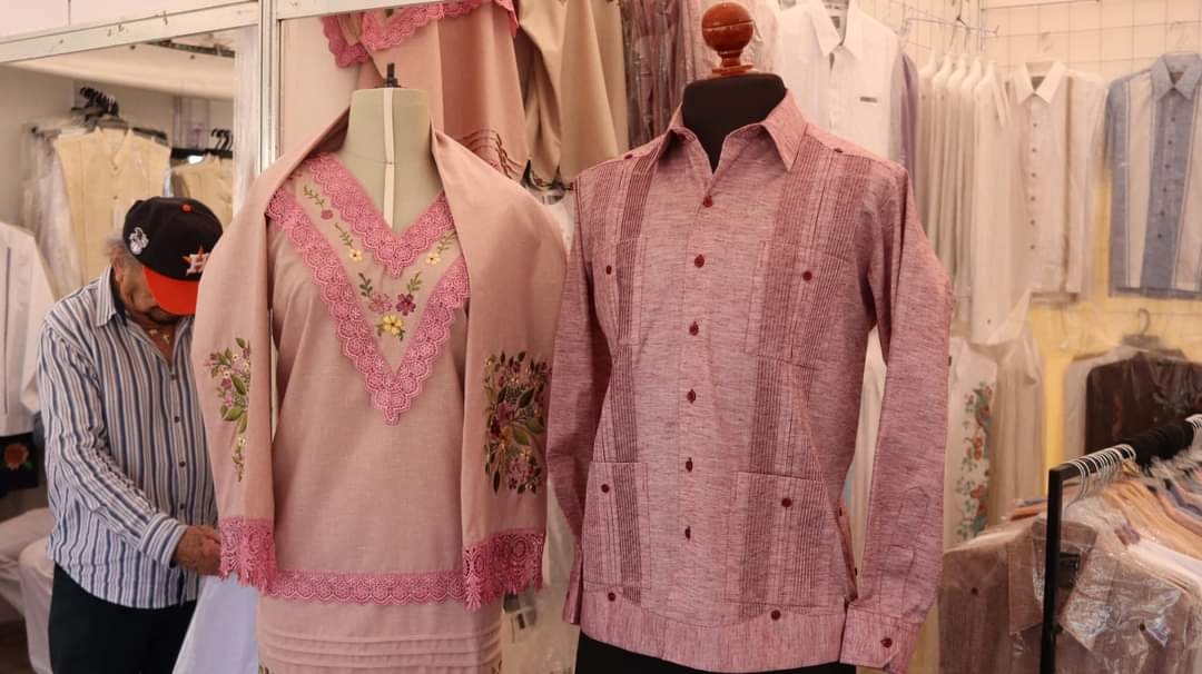 La elaboración de los textiles es una de las actividades económicas más importantes en Tekit La elaboración de los textiles es una de las actividades económicas más importantes en Tekit