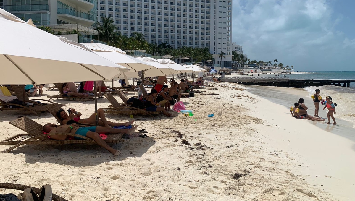 Los vacacionistas aseguraron que no habían sentido un calor de esta magnitud en el Caribe Mexicano