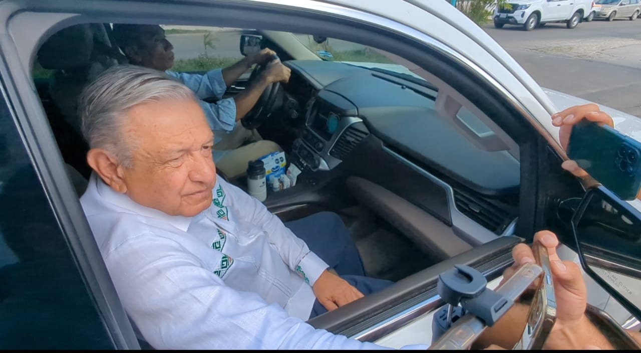 Tren Maya en Quintana Roo: AMLO atiende a habitantes en Chetumal durante su visita