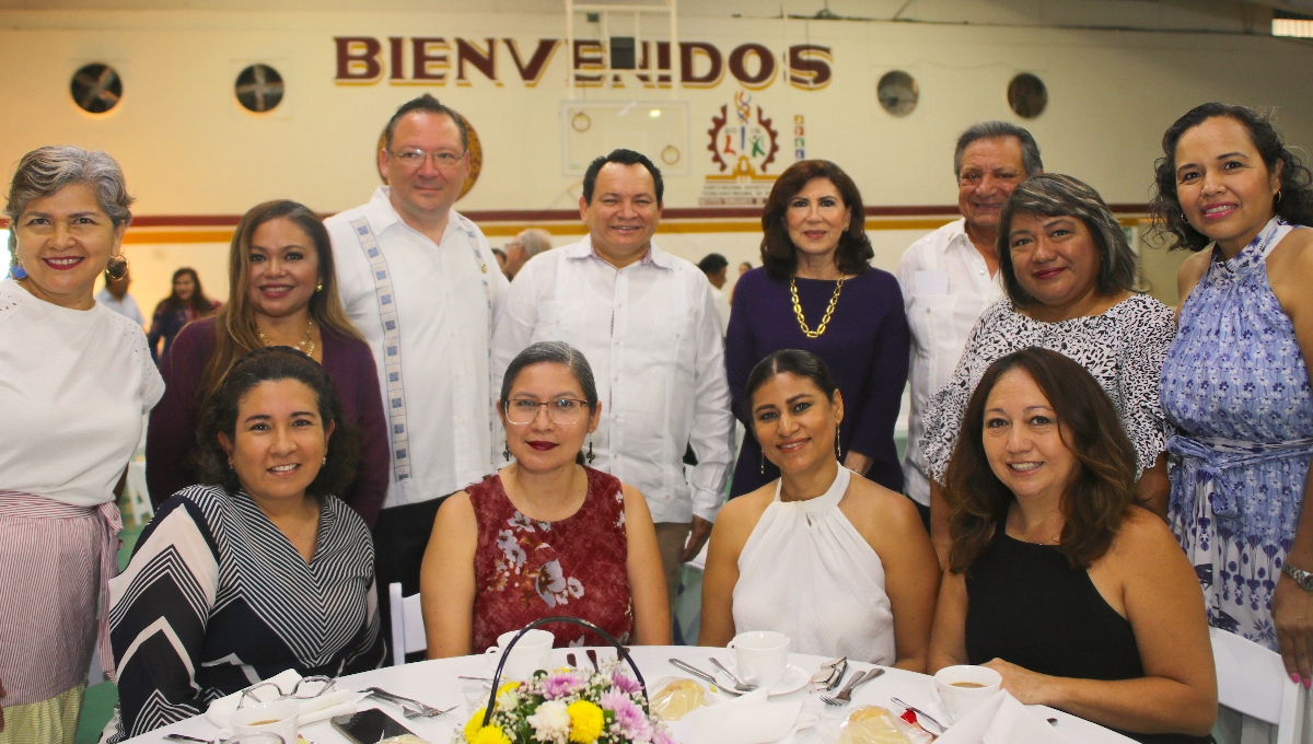 Joaquín Díaz Mena asistió a reunión de exalumnos del Instituto Tecnológico de Mérida Joaquín Díaz Mena asistió a reunión de exalumnos del Instituto Tecnológico de Mérida