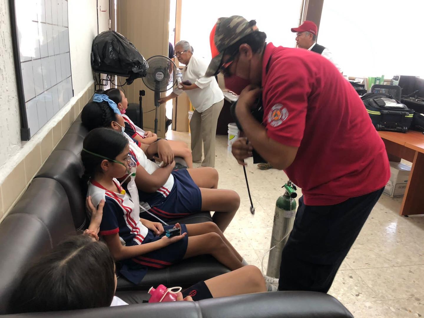 Los menores fueron trasladados a hospital de Ciudad de Victoria por síntomas de golpe de calor