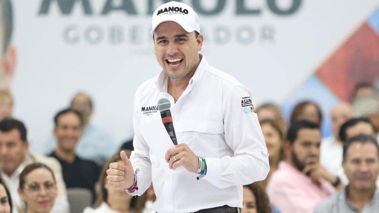 Manolo Jiménez se alza como el nuevo gobernador de Coahuila Manolo Jiménez se alza como el nuevo gobernador de Coahuila
