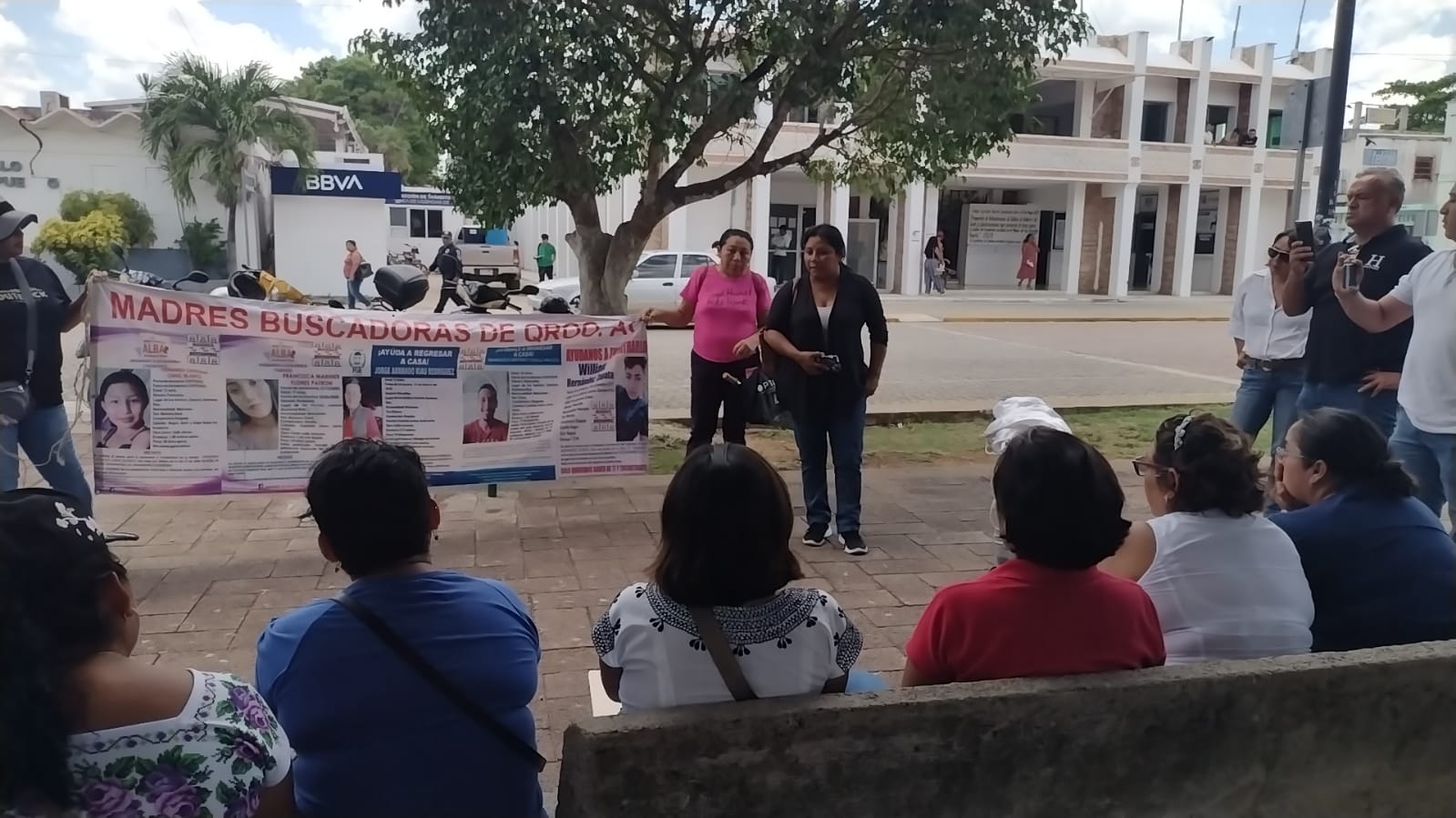 La Madres buscadoras se reunieron a puerta cerrada por autoridades de la FGE Quintana Roo La Madres buscadoras se reunieron a puerta cerrada por autoridades de la FGE Quintana Roo